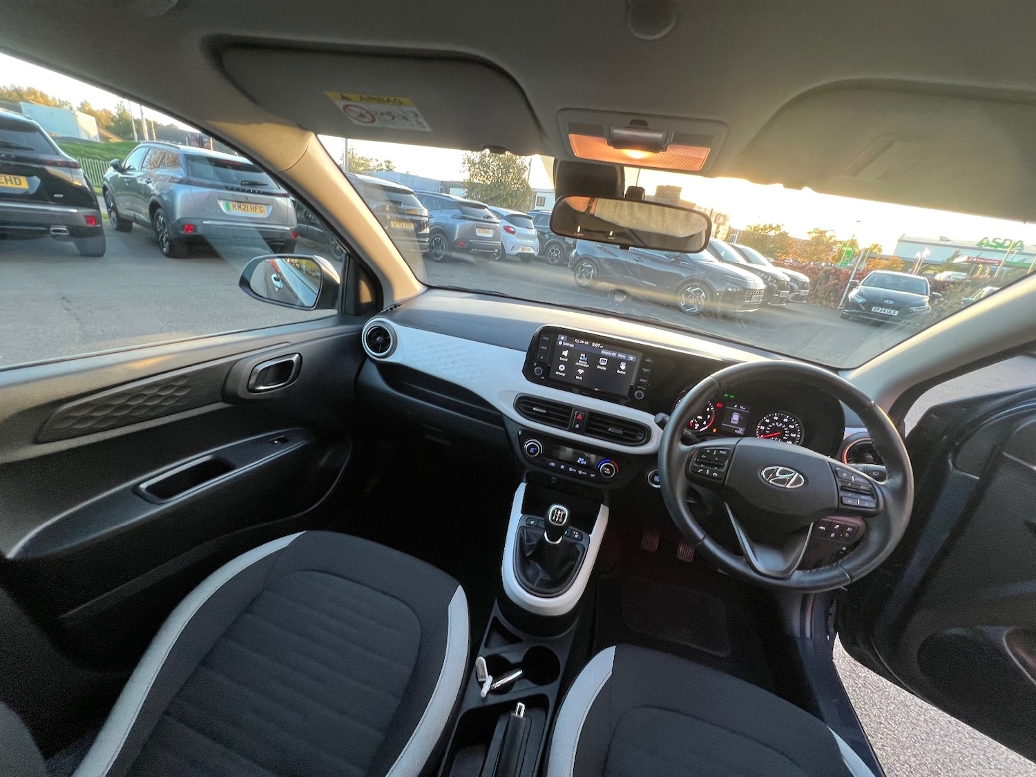 Used Hyundai i10 2023 for sale - 76350986: Photo 47