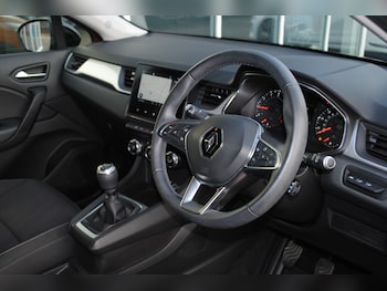 Used Renault Captur 2021 for sale - 76868898: Photo