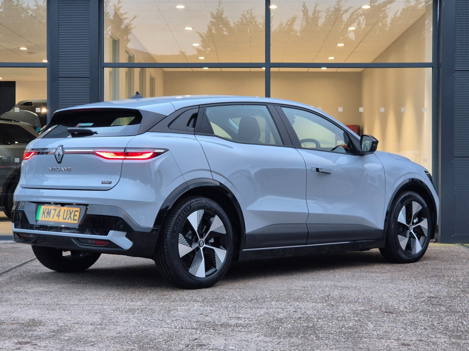 Used Renault Megane E Tech 2024 for sale - 76868890: Photo 3