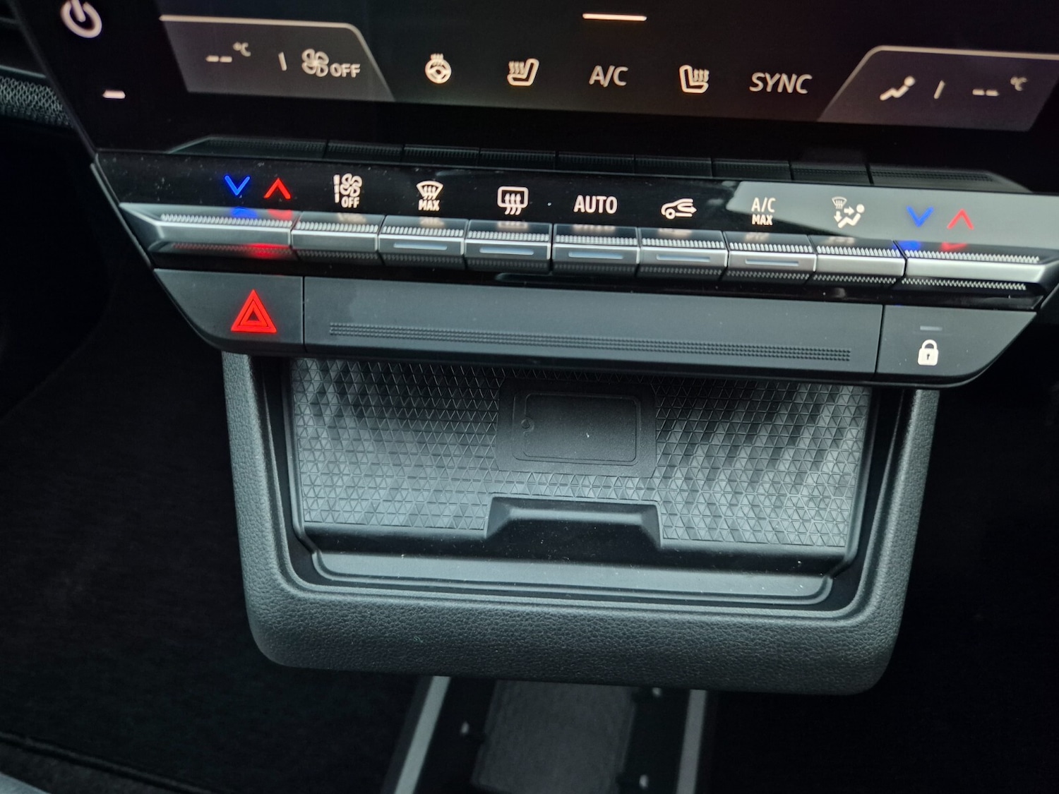 Used Renault Megane E Tech 2024 for sale - 76868890: Photo 39