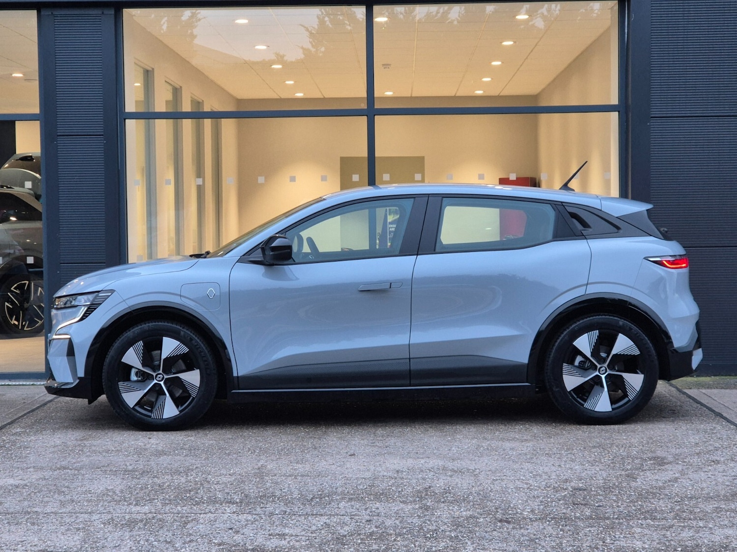 Used Renault Megane E Tech 2024 for sale - 76868890: Photo 6