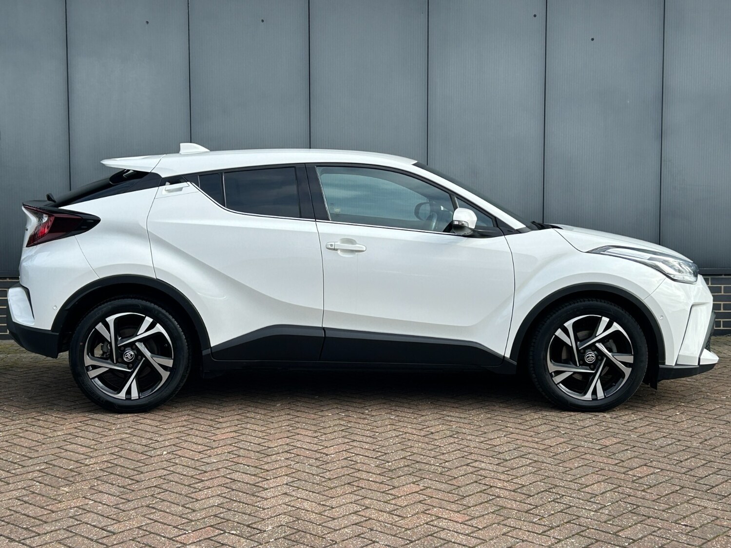 Used Toyota C-HR 2023 for sale - 78036775: Photo 10