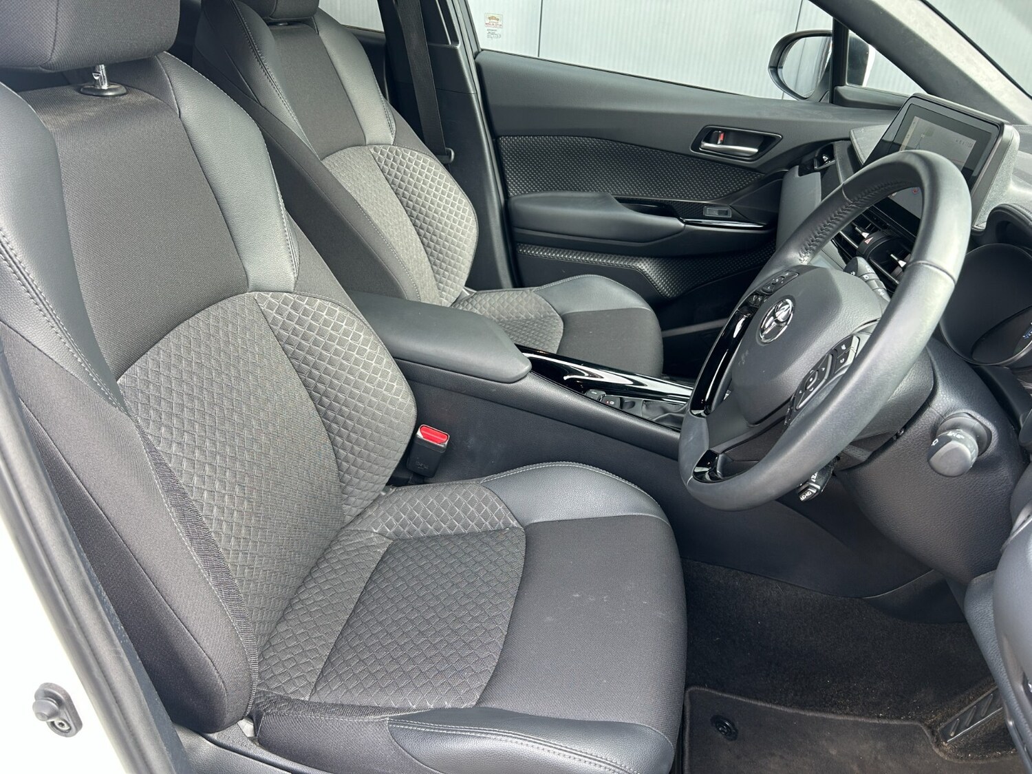 Used Toyota C-HR 2023 for sale - 78036775: Photo 20