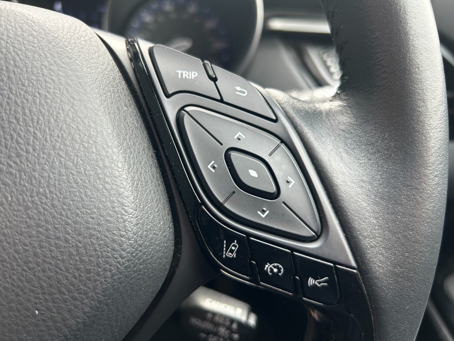 Used Toyota C-HR 2023 for sale - 78036775: Photo 26