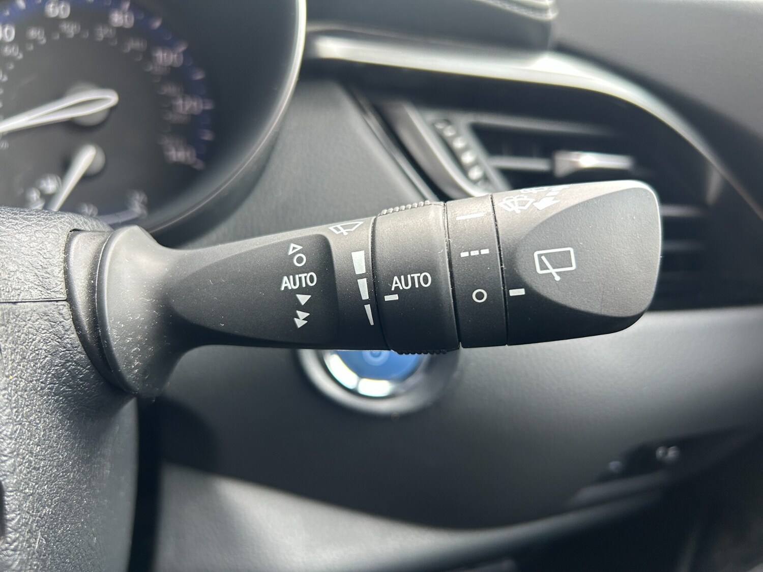 Used Toyota C-HR 2023 for sale - 78036775: Photo 29