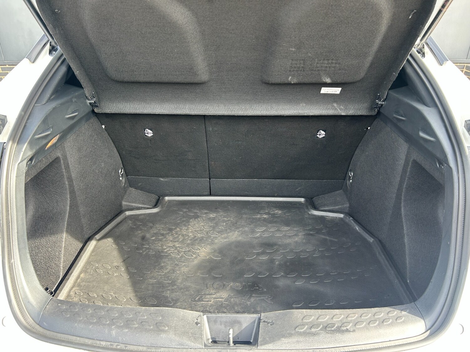 Used Toyota C-HR 2023 for sale - 78036775: Photo 8