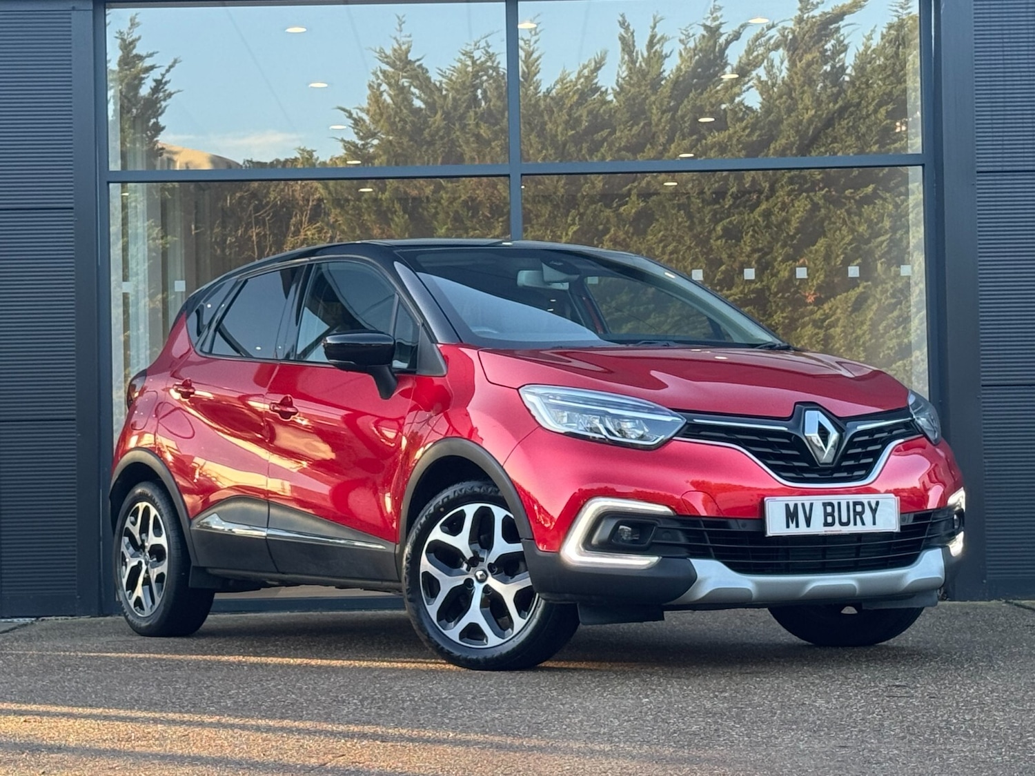 Used Renault Captur 2019 for sale - 76851213: Photo 1