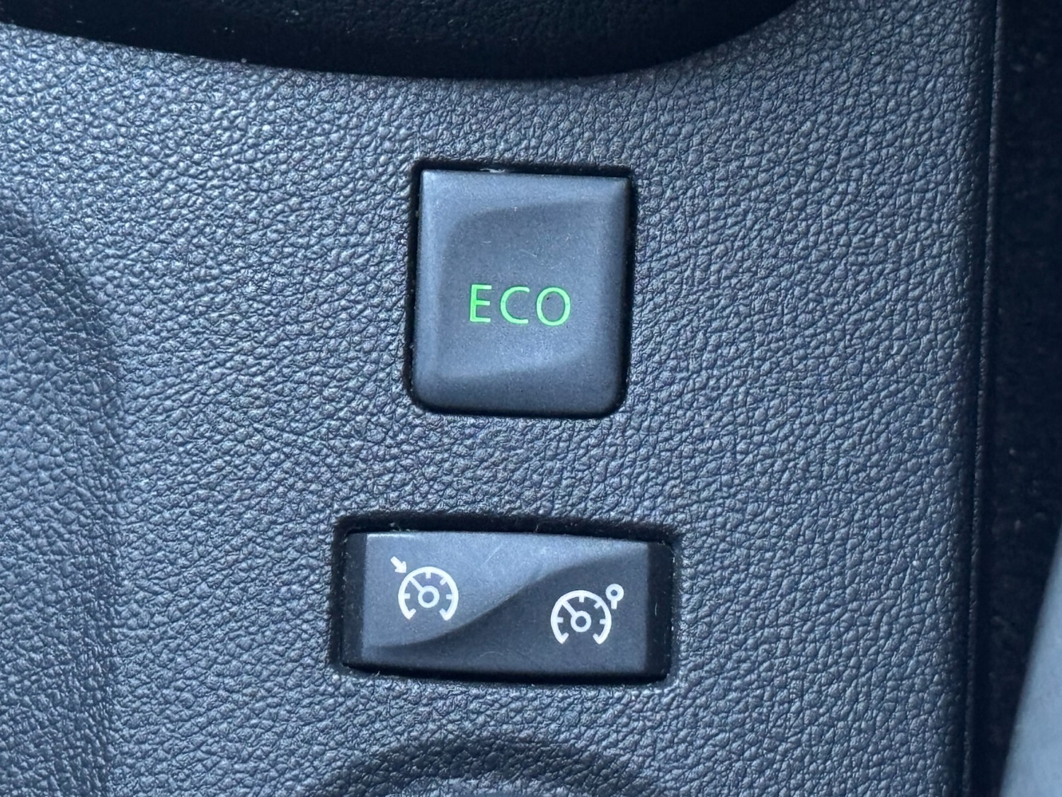 Used Renault Captur 2019 for sale - 76851213: Photo 33