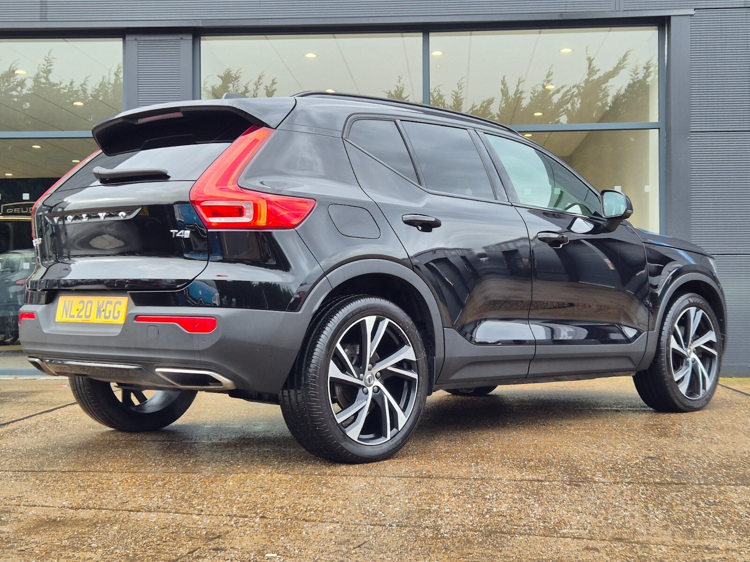 Used Volvo XC40 2020 for sale - 76871600: Photo 3