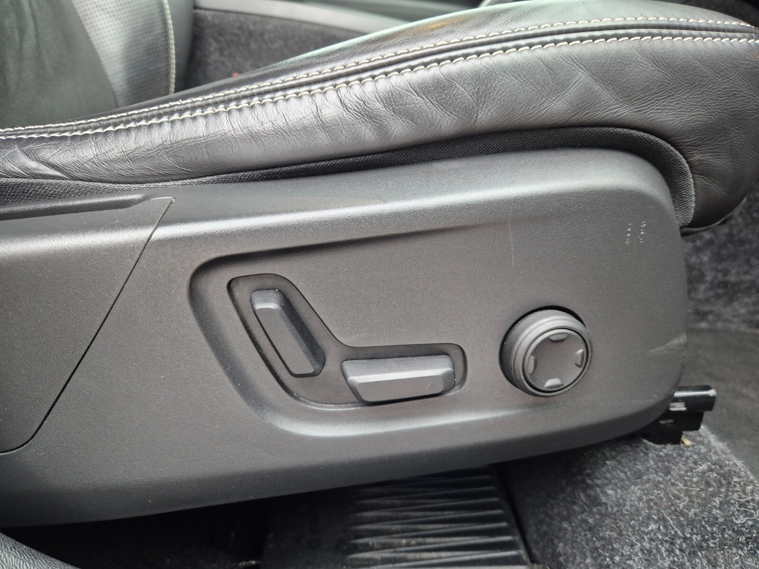 Used Volvo XC40 2020 for sale - 76871600: Photo 30