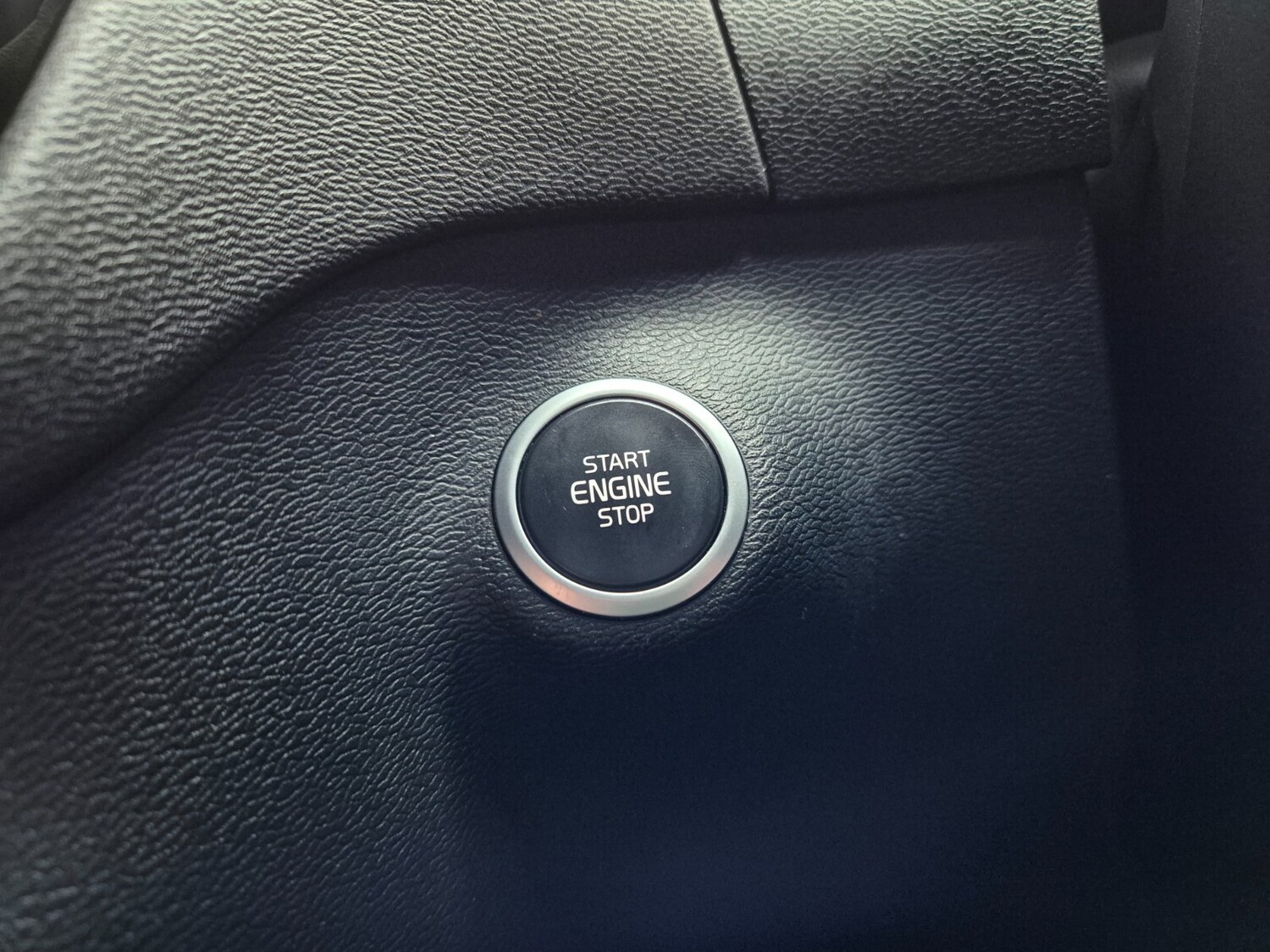 Used Volvo XC40 2020 for sale - 76871600: Photo 37