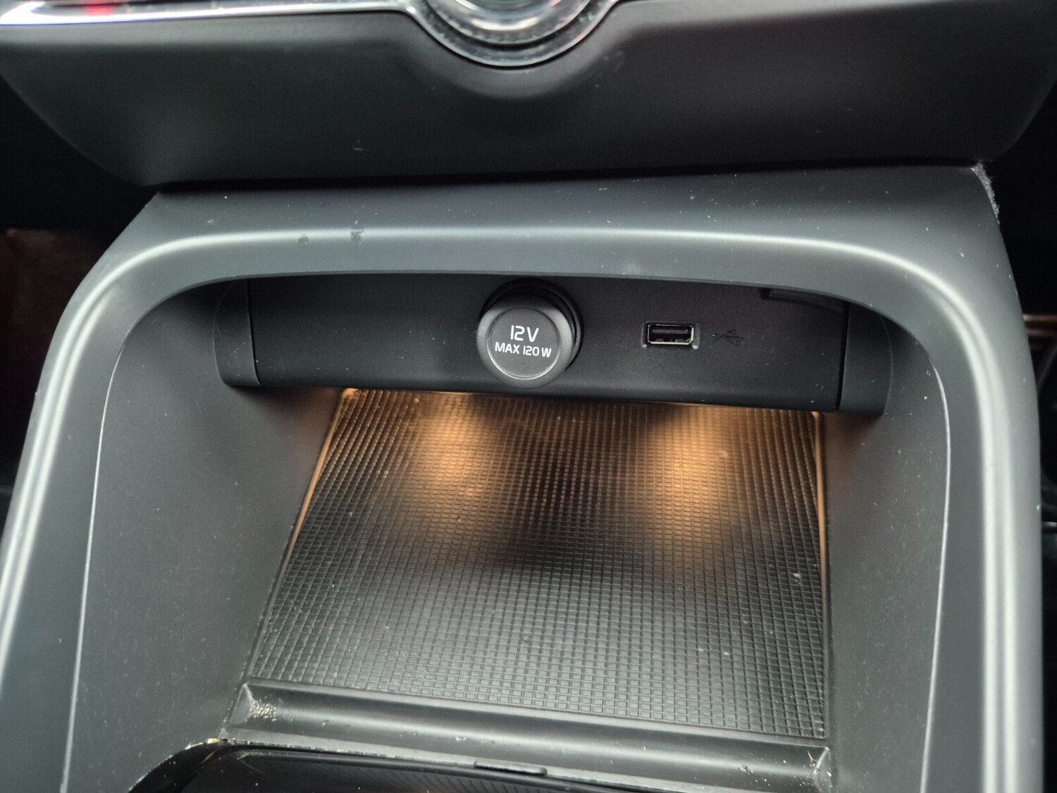 Used Volvo XC40 2020 for sale - 76871600: Photo 41