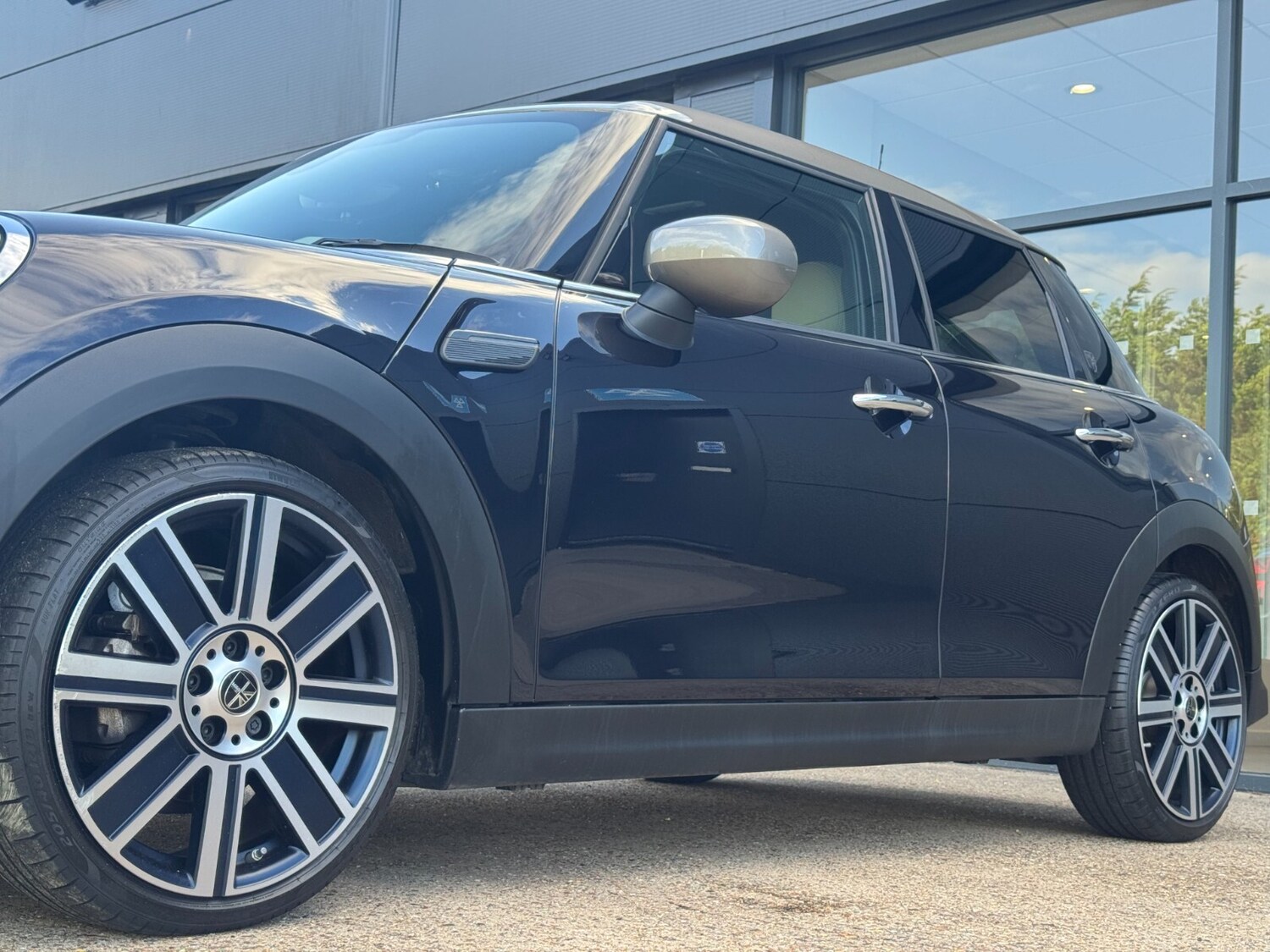 Used MINI Hatch 2024 for sale - 75852544: Photo 12