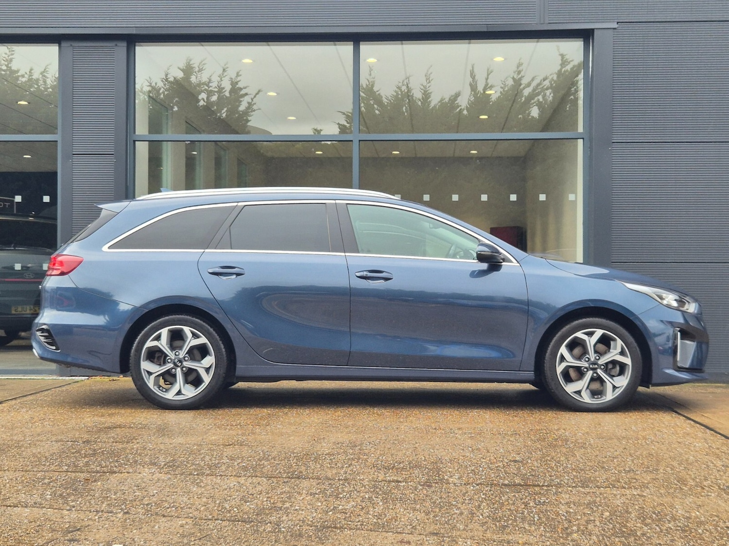 Used Kia Ceed 2020 for sale - 76868854: Photo 2