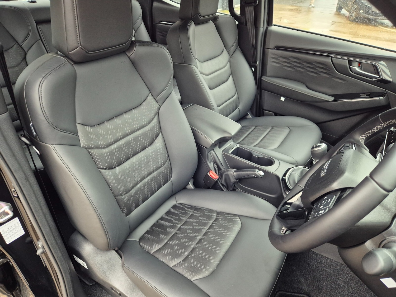 Used Isuzu D-Max 2025 for sale - 76874141: Photo 32