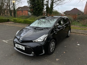 Used Toyota Prius+ 2016 for sale - 77966432: Photo