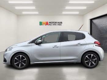 Used Peugeot 208 2018 for sale - 78902543: Photo