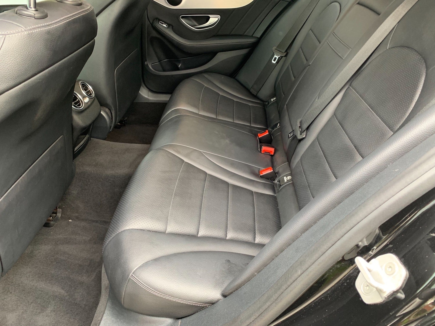 Used Mercedes-Benz C Class 2015 for sale - 77927878: Photo 24