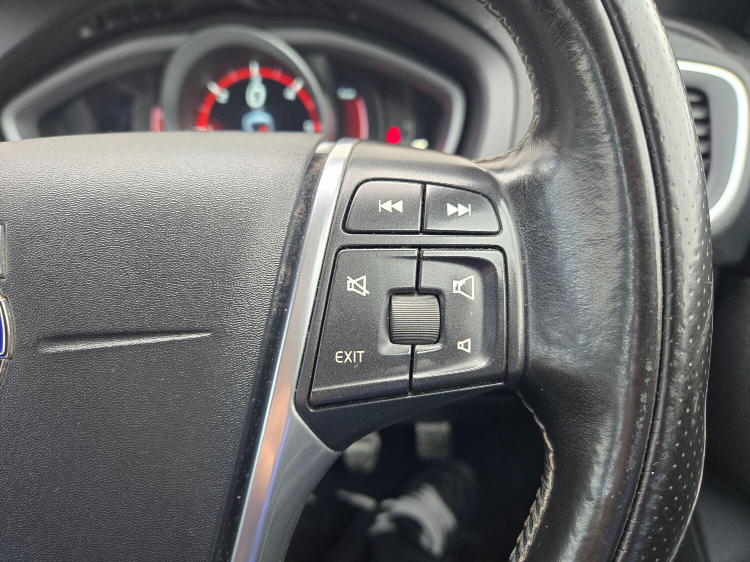 Used Volvo V40 2016 for sale - 77850540: Photo 17