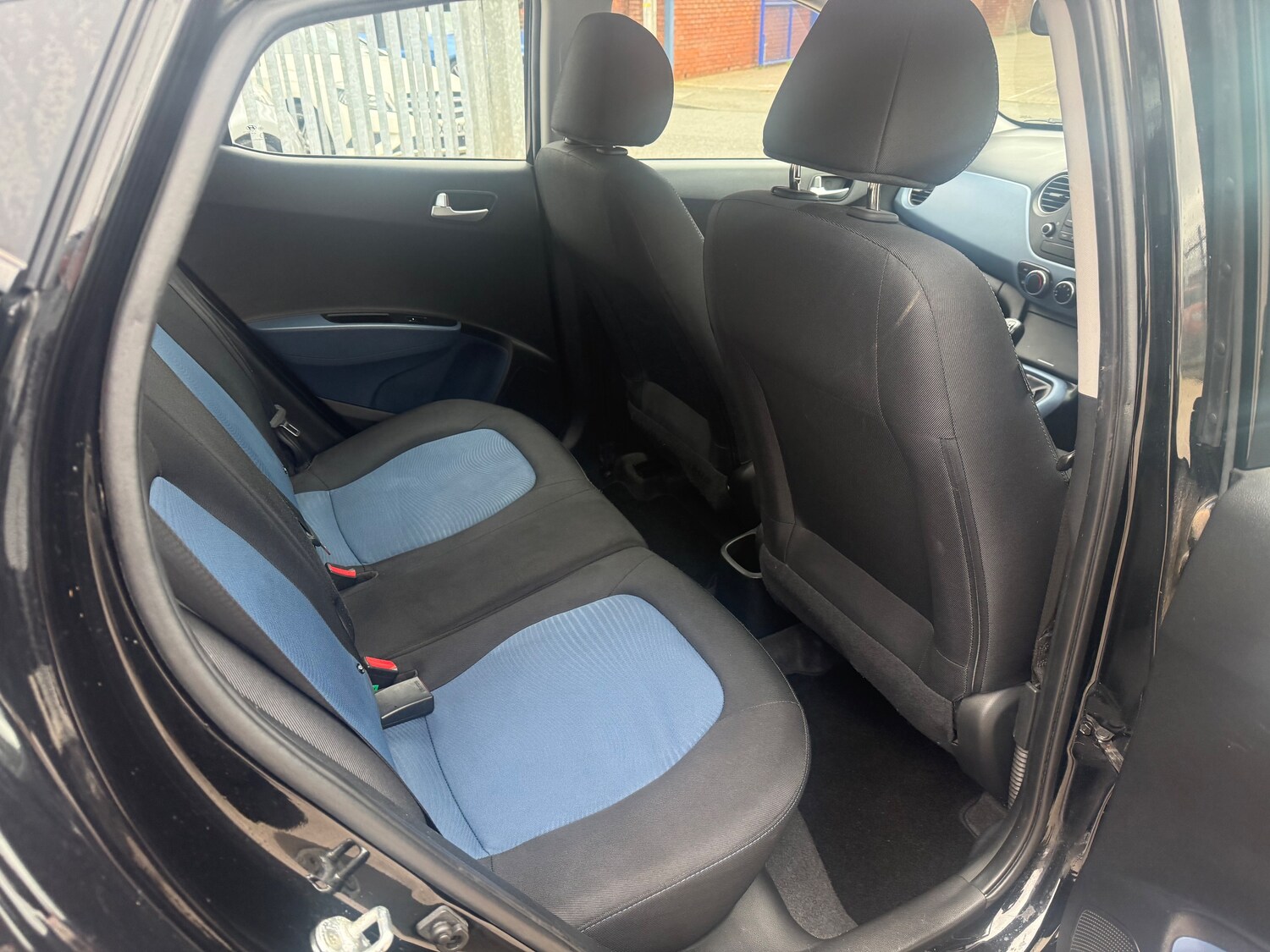 Used Hyundai i10 2016 for sale - 77762495: Photo 22