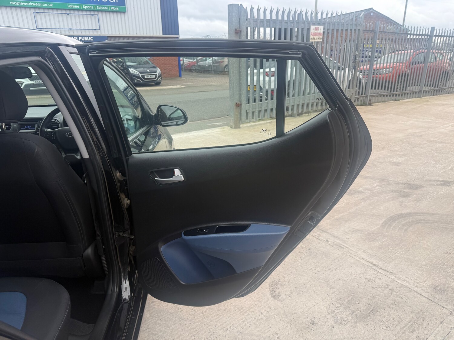 Used Hyundai i10 2016 for sale - 77762495: Photo 23