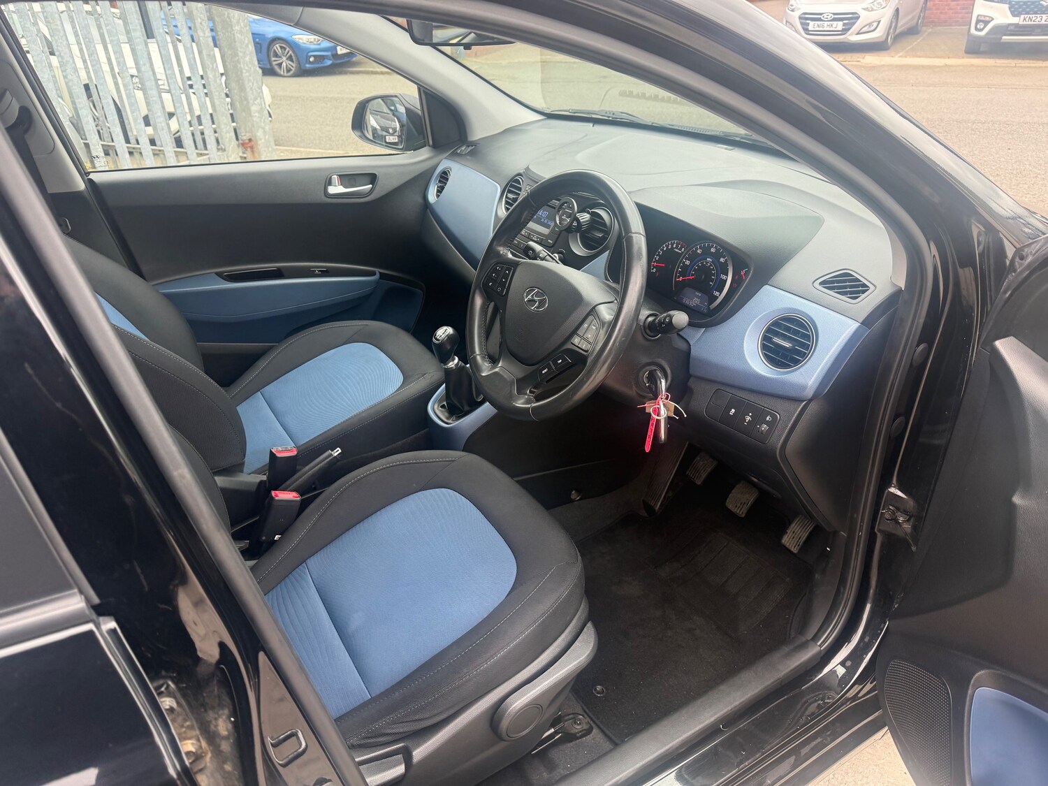 Used Hyundai i10 2016 for sale - 77762495: Photo 25