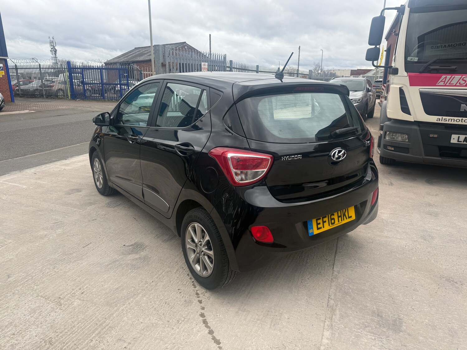 Used Hyundai i10 2016 for sale - 77762495: Photo 6
