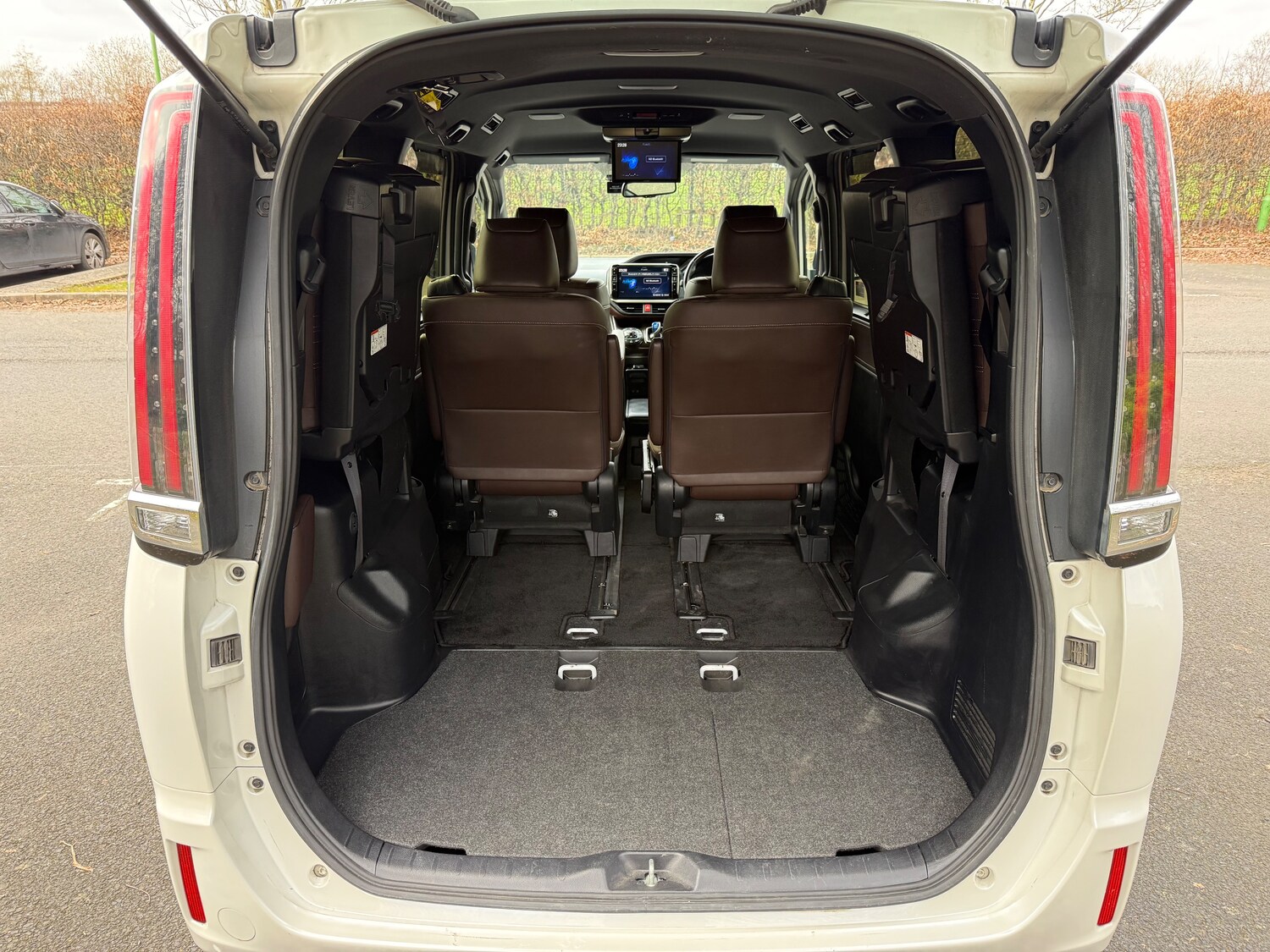 Used Toyota Noah 2025 for sale - 78029223: Photo 24