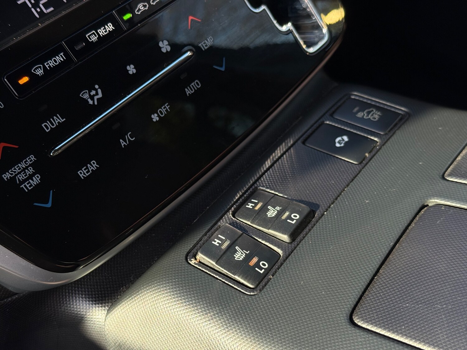 Used Toyota Estima 2024 for sale - 77966436: Photo 17