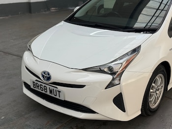 Used Toyota Prius 2019 for sale - 79014422: Photo
