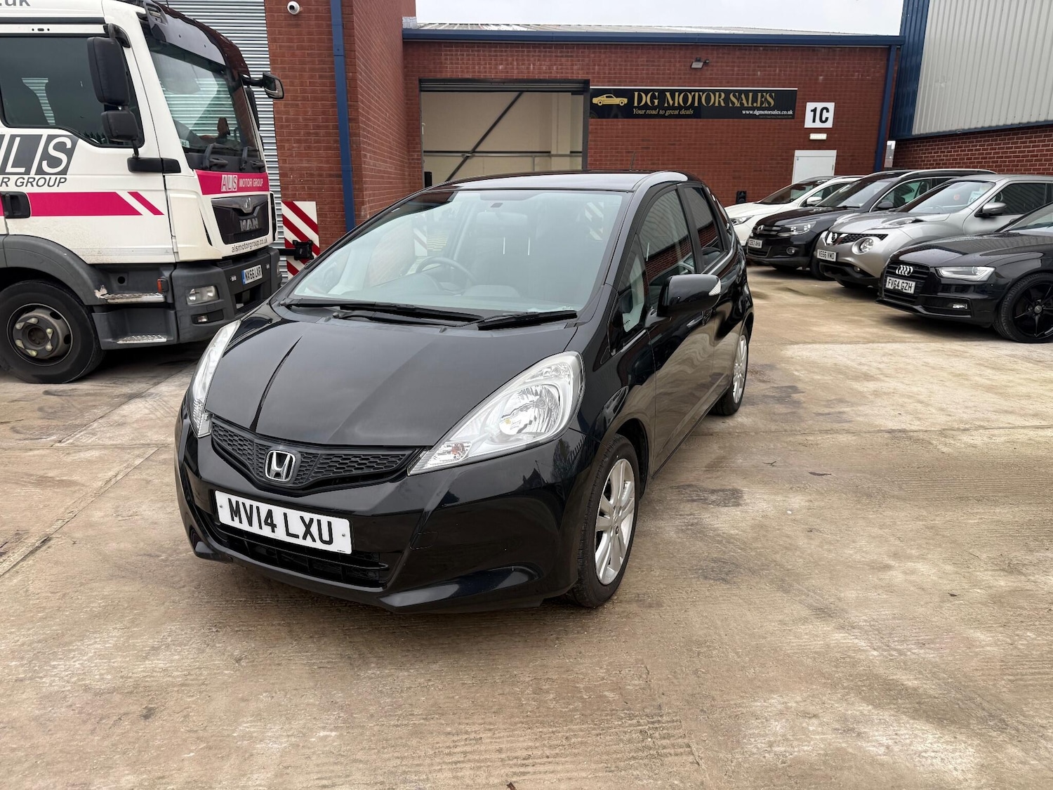 Used Honda Jazz 2014 for sale - 77762438: Photo 7