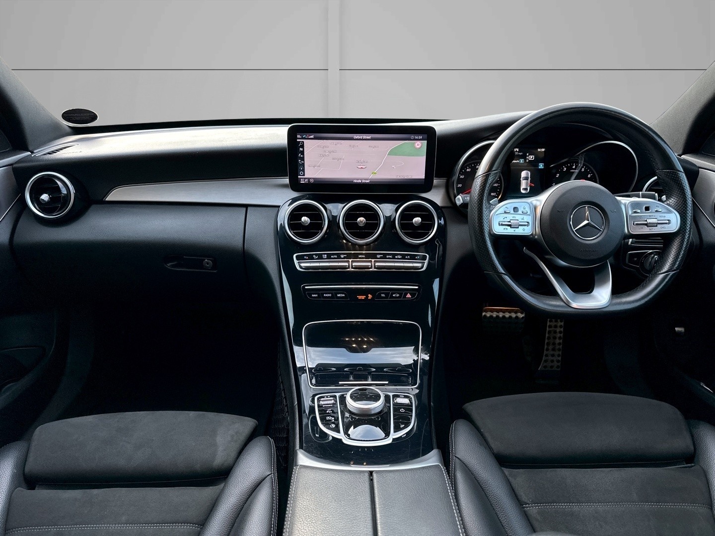 Used Mercedes-Benz C Class 2018 for sale - 78036901: Photo 2