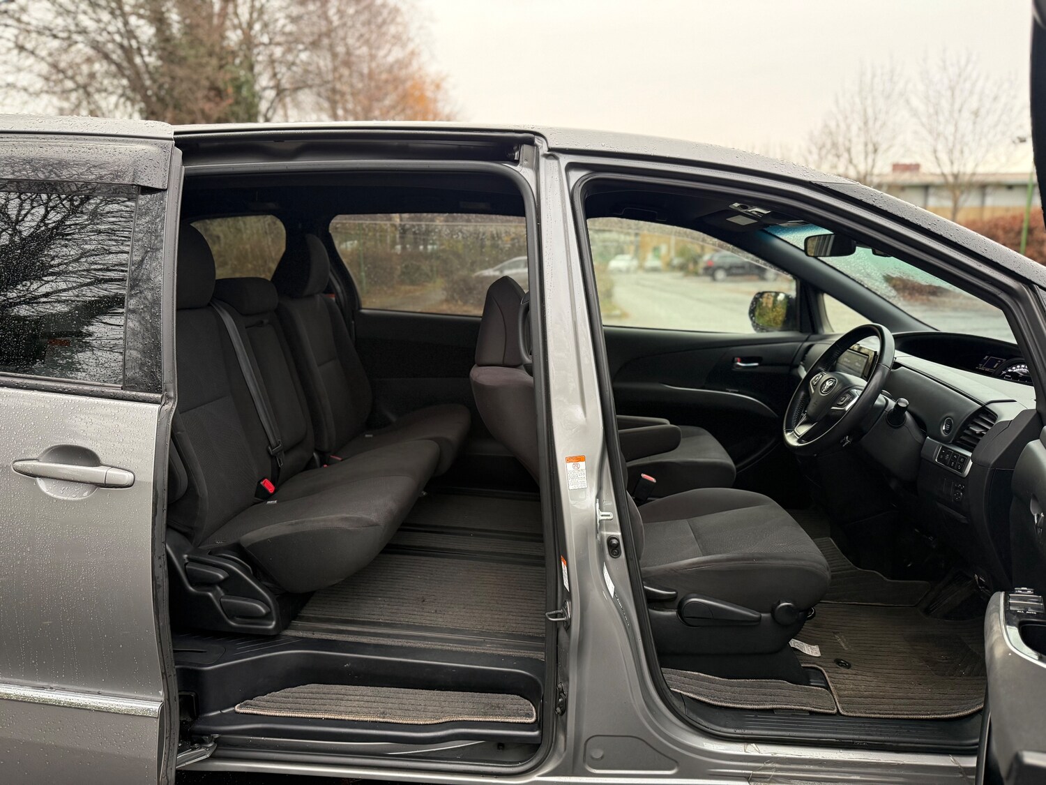 Used Toyota Estima 2025 for sale - 77966413: Photo 11