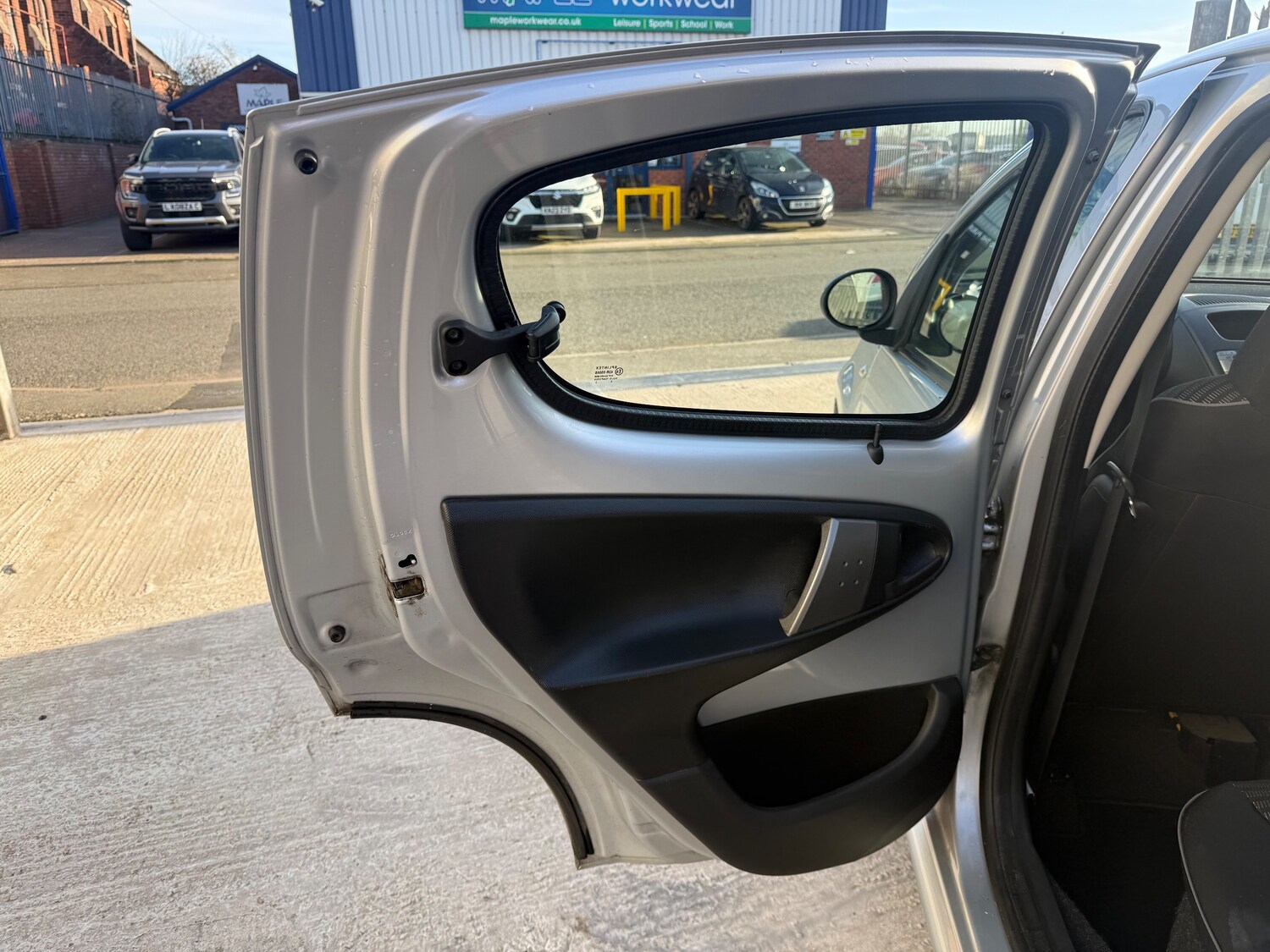 Used Peugeot 107 2013 for sale - 77762554: Photo 15