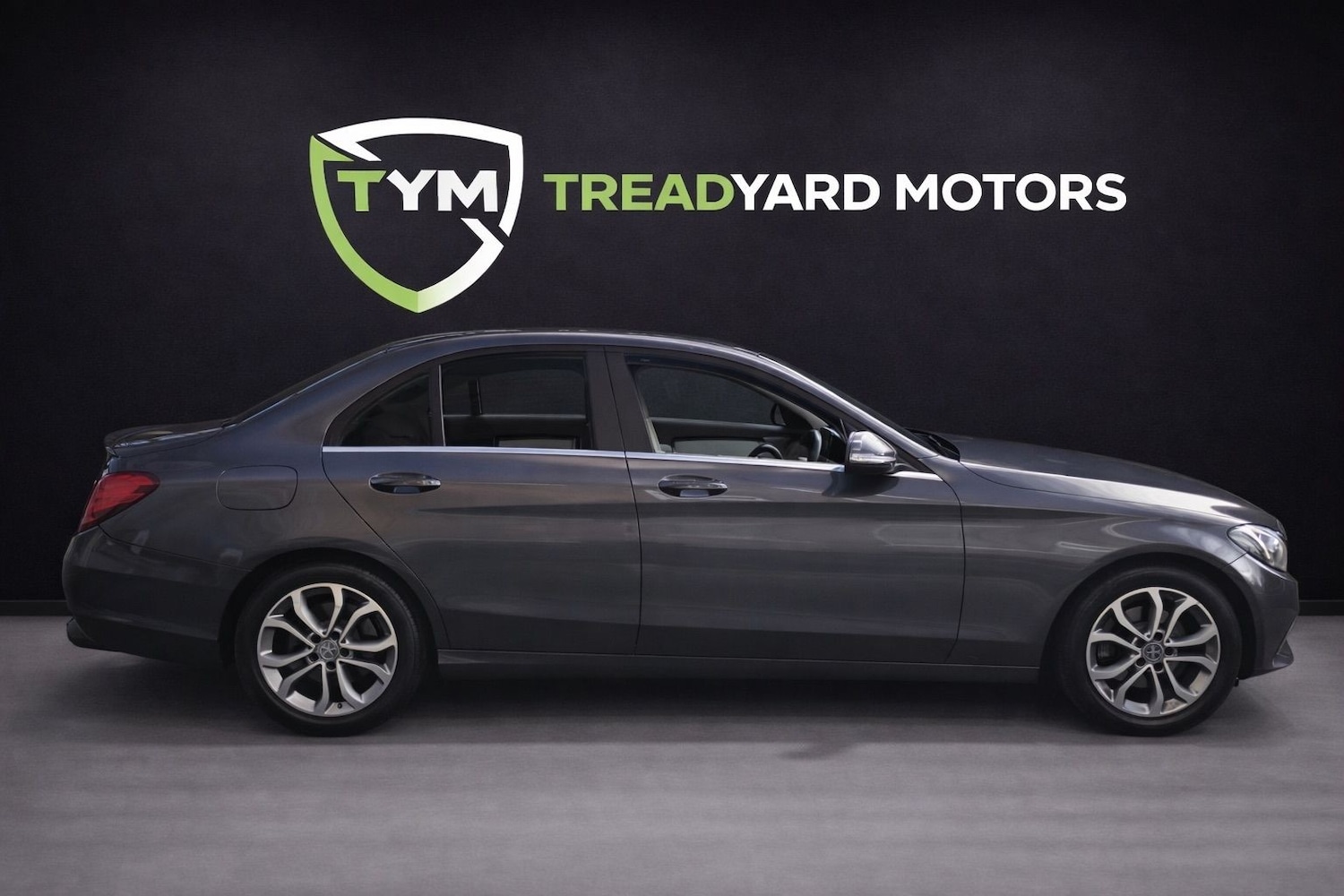 Used Mercedes-Benz C Class 2015 for sale - 77971873: Photo 11