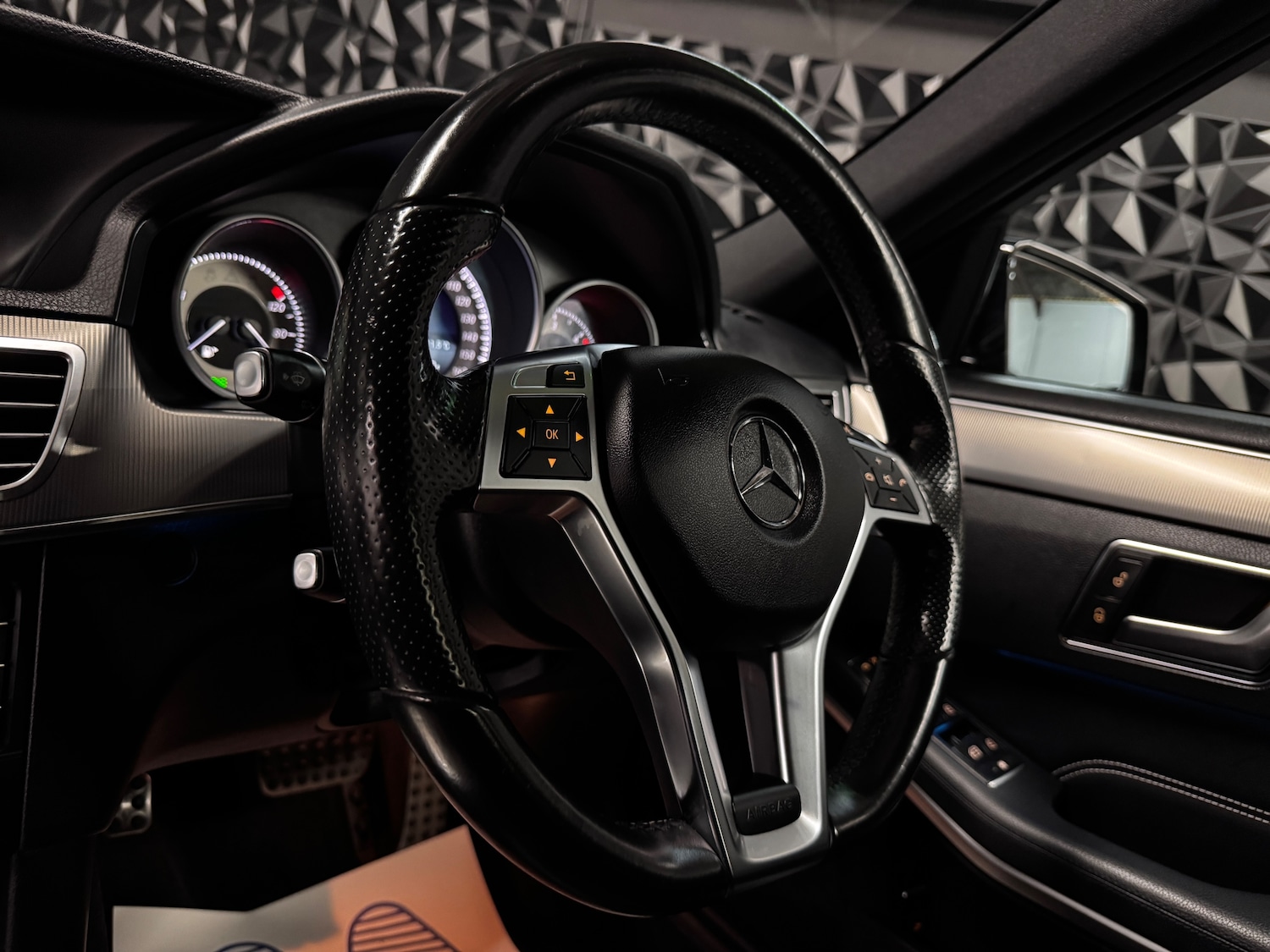 Used Mercedes-Benz E Class 2015 for sale - 77762539: Photo 16