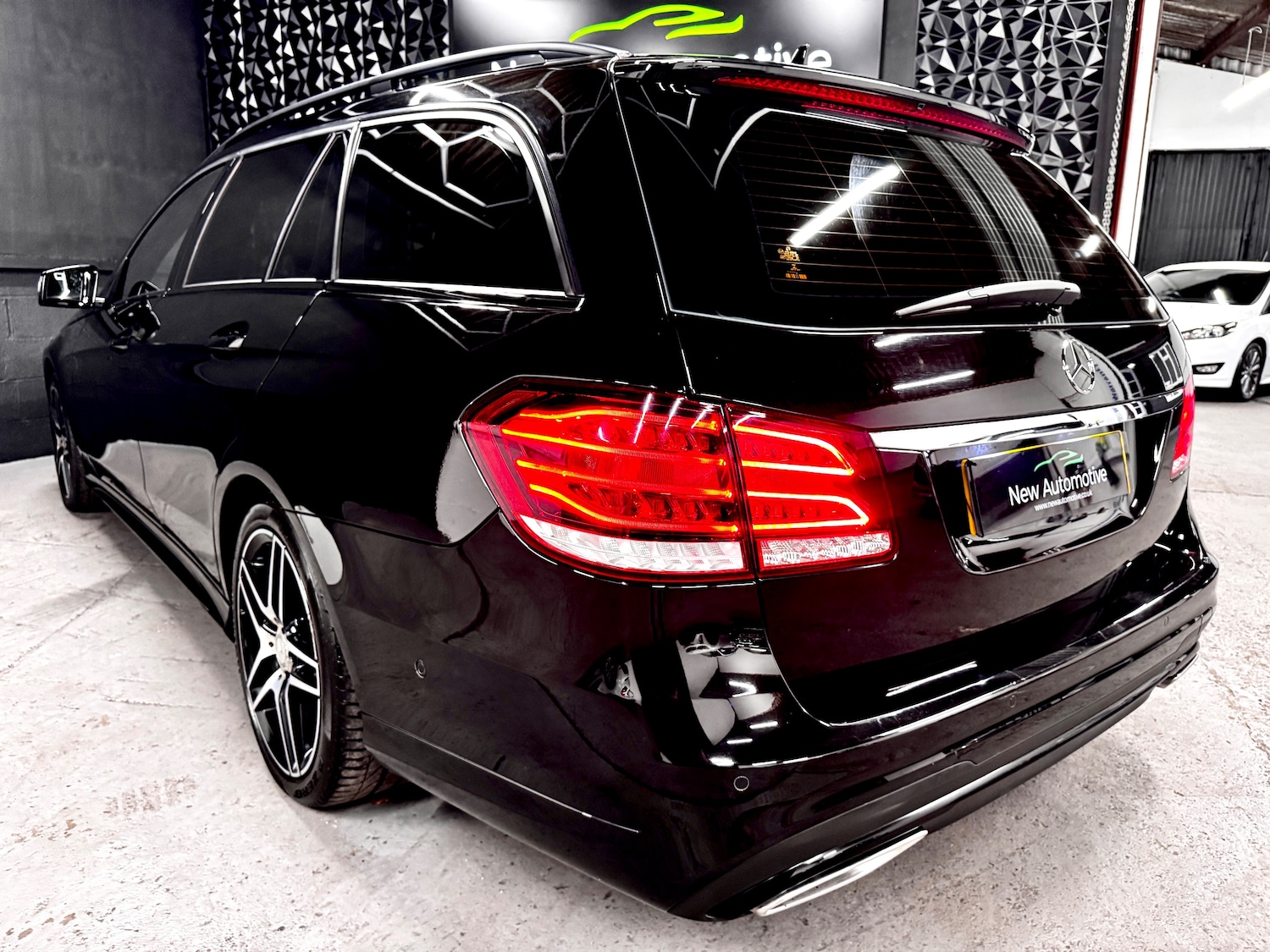 Used Mercedes-Benz E Class 2015 for sale - 77762539: Photo 4