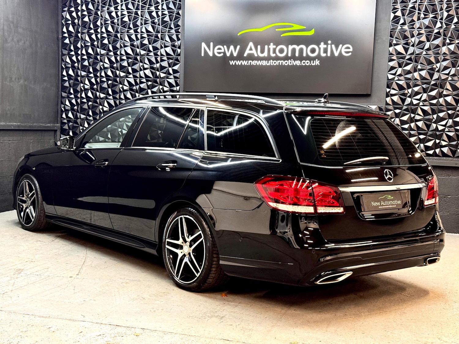 Used Mercedes-Benz E Class 2015 for sale - 77762539: Photo 9