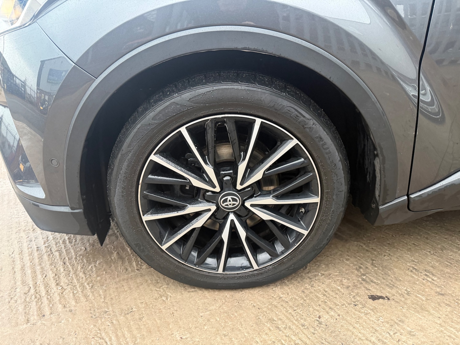 Used Toyota C-HR 2017 for sale - 77762534: Photo 11