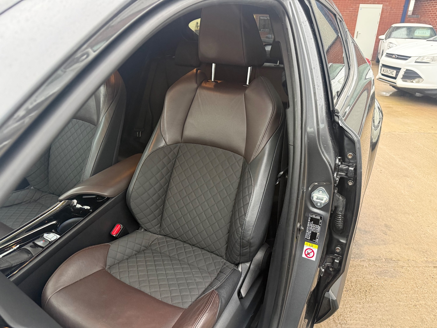 Used Toyota C-HR 2017 for sale - 77762534: Photo 16