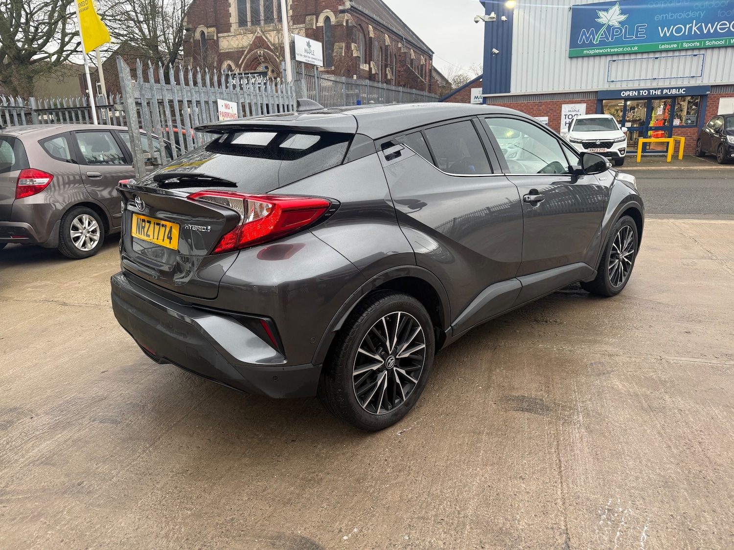 Used Toyota C-HR 2017 for sale - 77762534: Photo 2