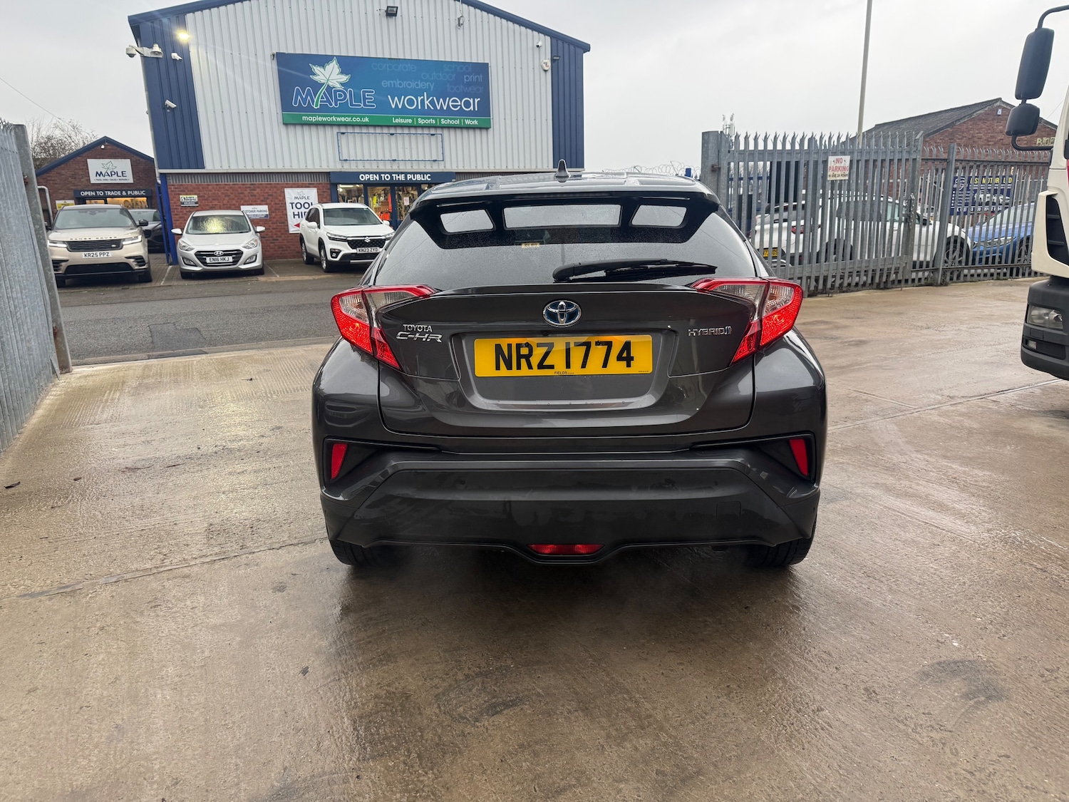 Used Toyota C-HR 2017 for sale - 77762534: Photo 3