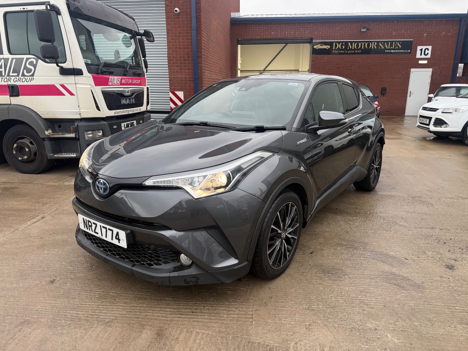 Used Toyota C-HR 2017 for sale - 77762534: Photo 7