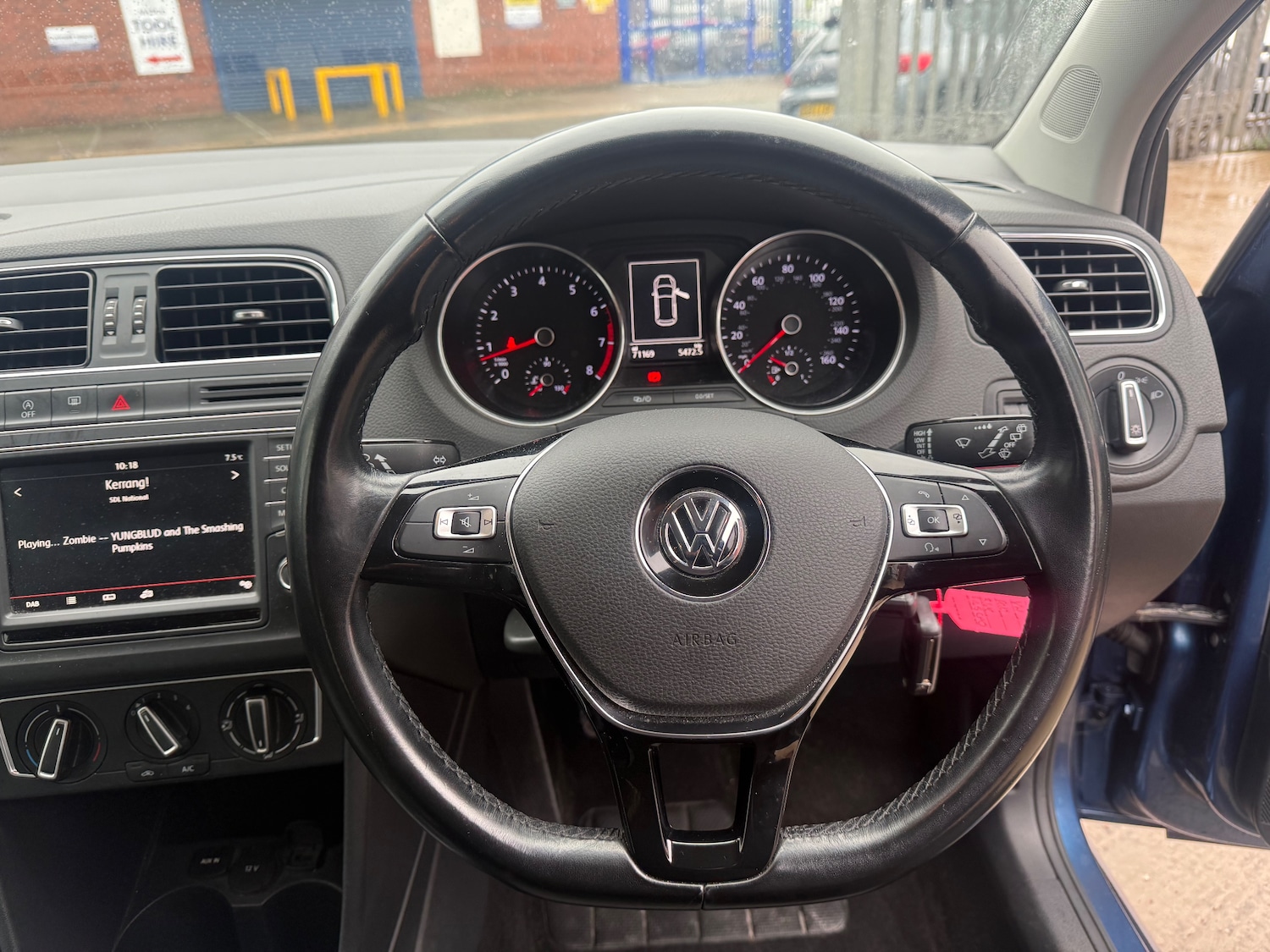 Used Volkswagen Polo 2015 for sale - 77762542: Photo 25