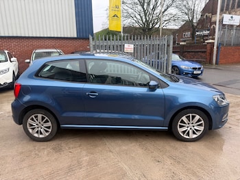 Used Volkswagen Polo 2015 for sale - 77762542: Photo