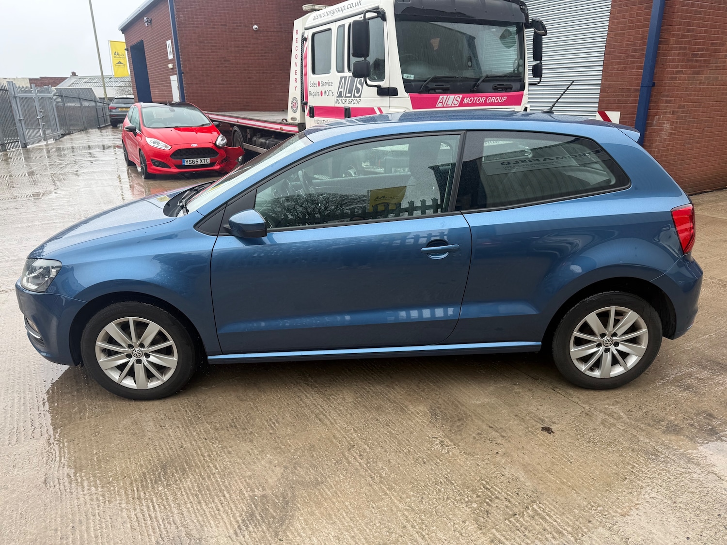 Used Volkswagen Polo 2015 for sale - 77762542: Photo 5
