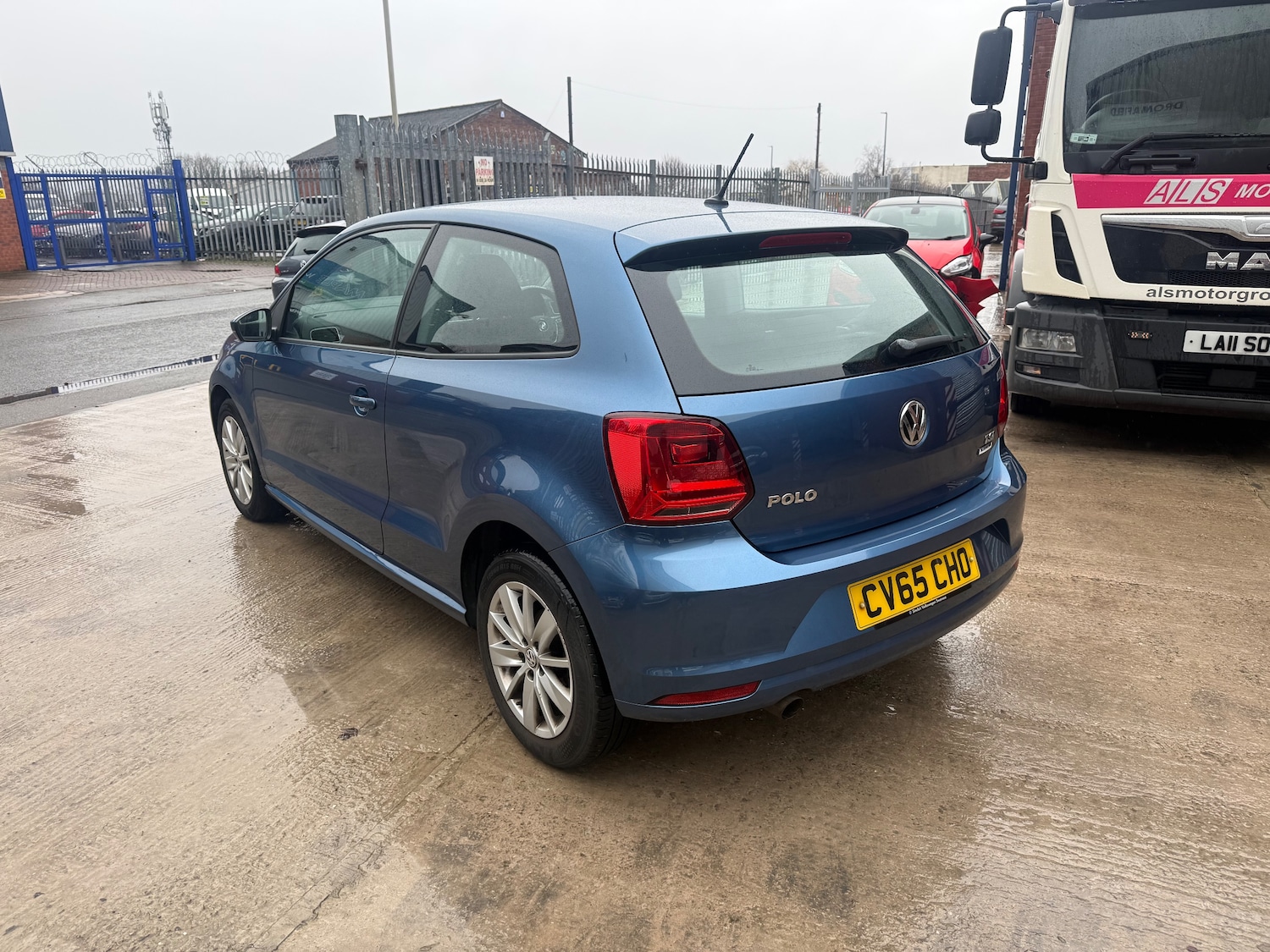 Used Volkswagen Polo 2015 for sale - 77762542: Photo 6