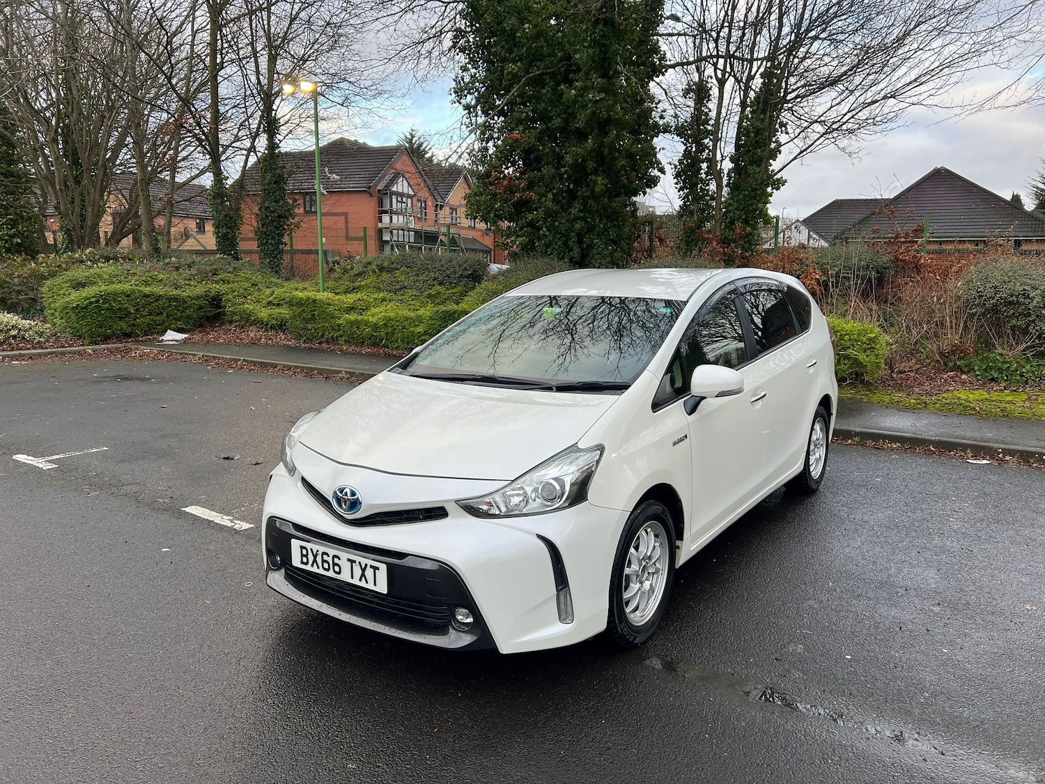 Used Toyota Prius+ 2026 for sale - 77966420: Photo 2