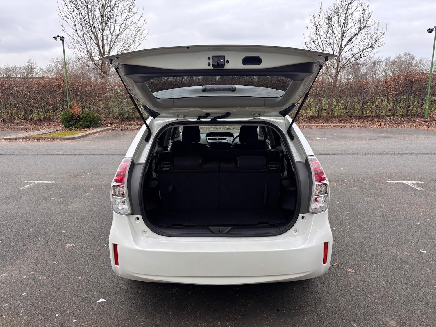 Used Toyota Prius+ 2018 for sale - 78216102: Photo 16