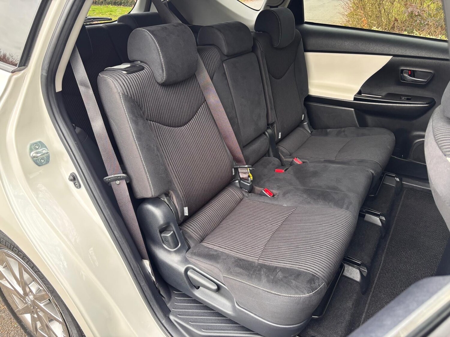 Used Toyota Prius+ 2018 for sale - 78216102: Photo 25